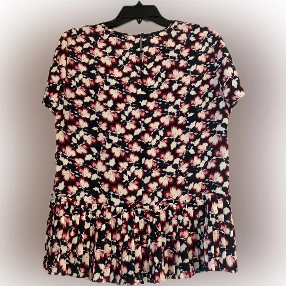 Banana Republic Black and Cream Floral Blouse with a peplum at the bottom size S - Picture 2 of 4